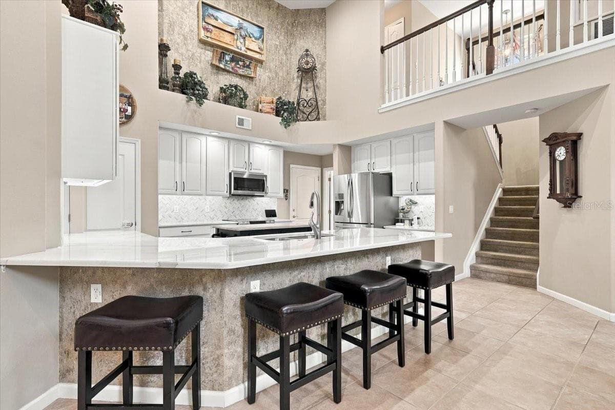 Updated Chef's Kitchen. - 2631 TREYMORE DR, ORLANDO