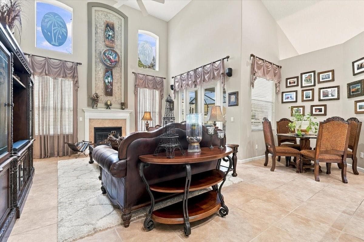Two story family room. - 2631 TREYMORE DR, ORLANDO