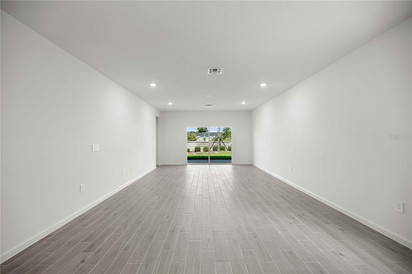 Single Family Residence at 8687 SW 67TH CIR, OCALA, photo 9 of 16