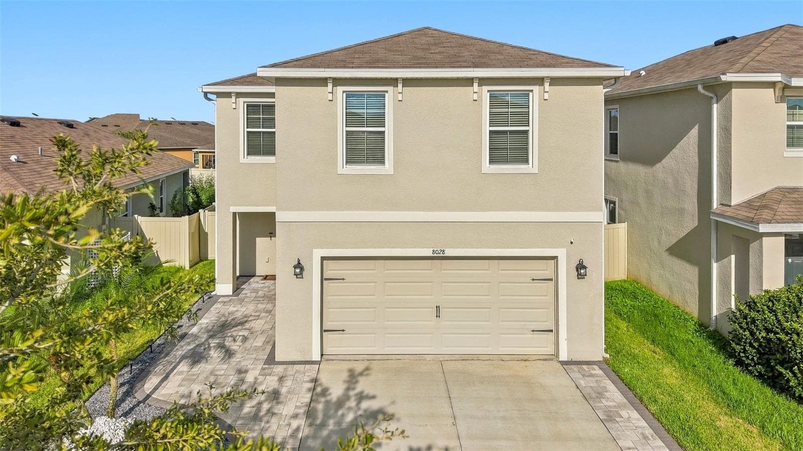 8028 PELICAN REED CIR