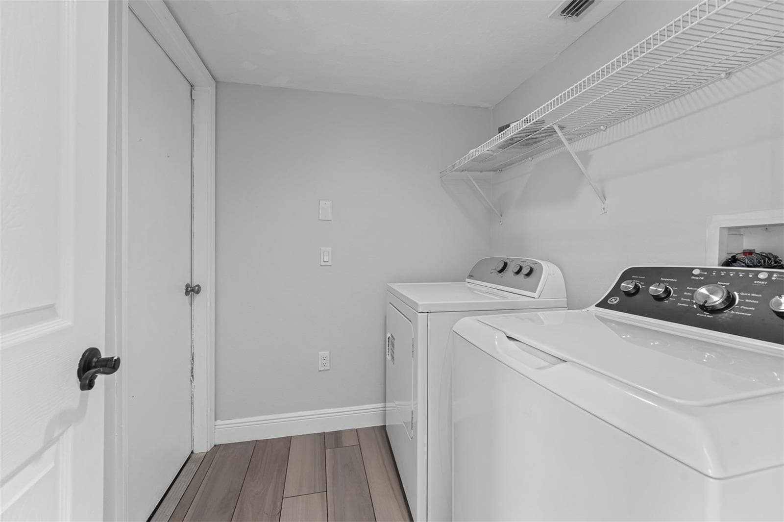 Single Family Residence at 7406 LAKE MARNI CT, MOUNT DORA, photo 39 of 53