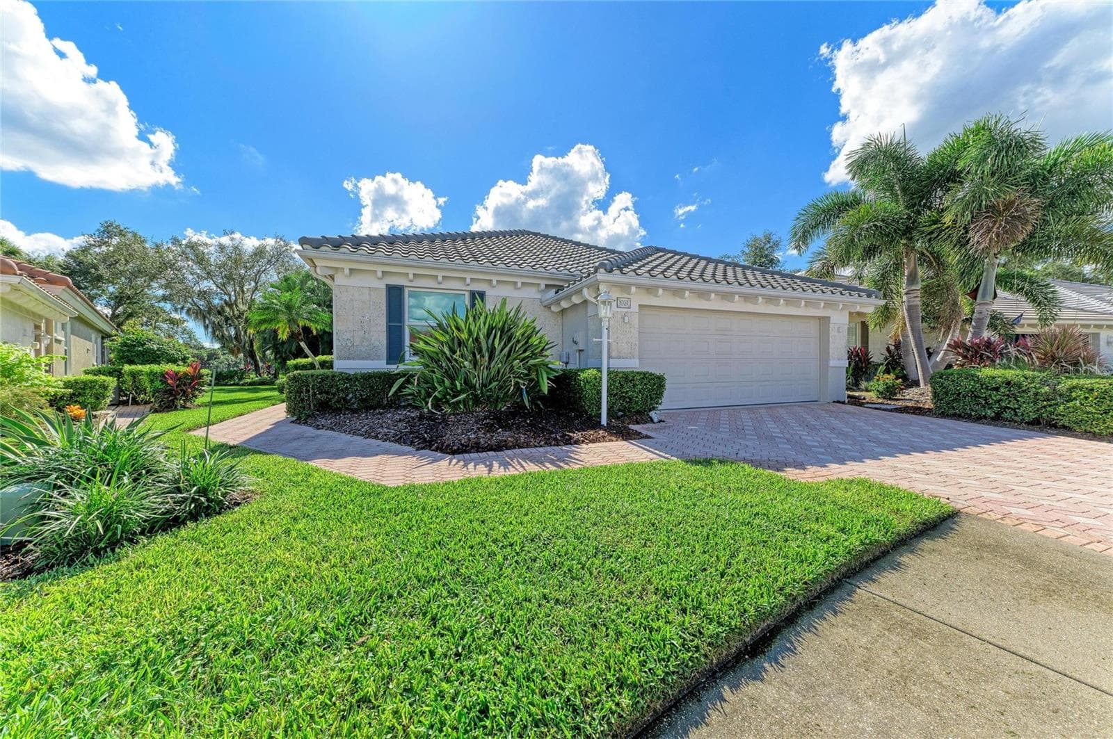 Single Family Residence at 8352 CANARY PALM CT, SARASOTA, photo 4 of 74