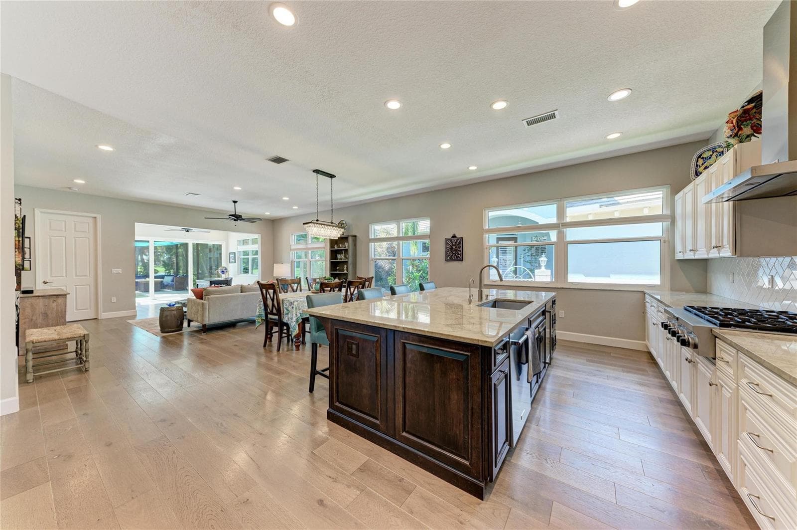 Single Family Residence at 8352 CANARY PALM CT, SARASOTA, photo 16 of 74