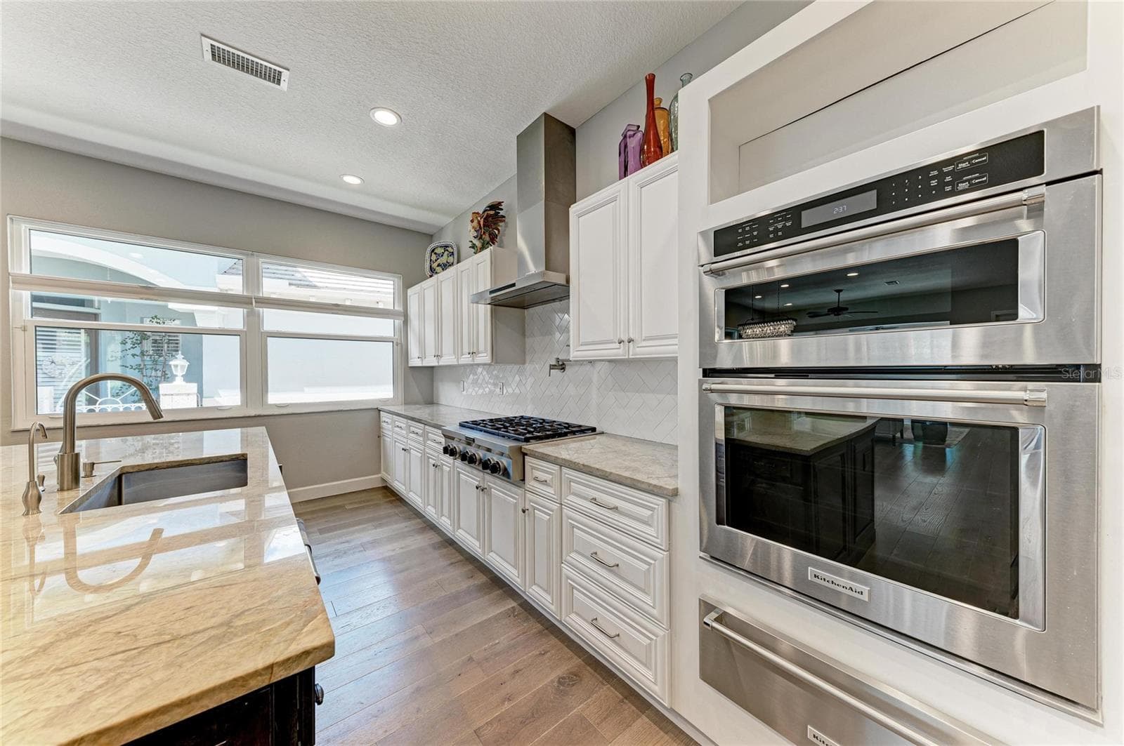 Single Family Residence at 8352 CANARY PALM CT, SARASOTA, photo 18 of 74
