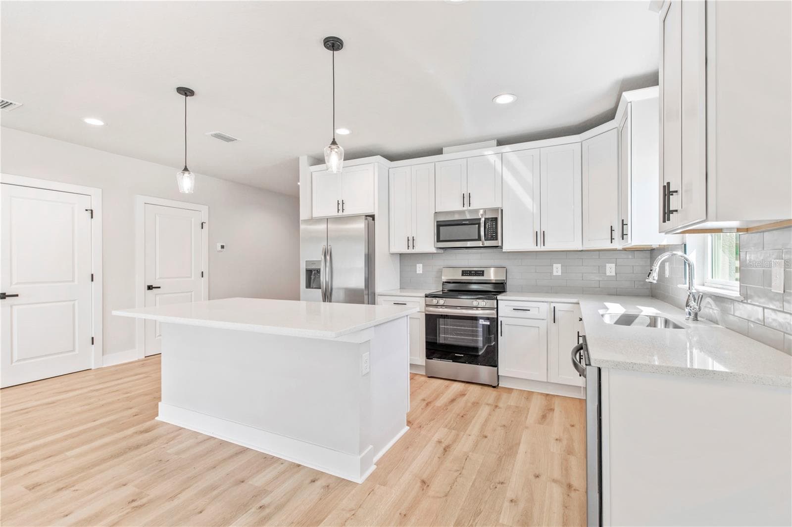 Kitchen - 13290 SNOWY PLOVER AVE, WEEKI WACHEE