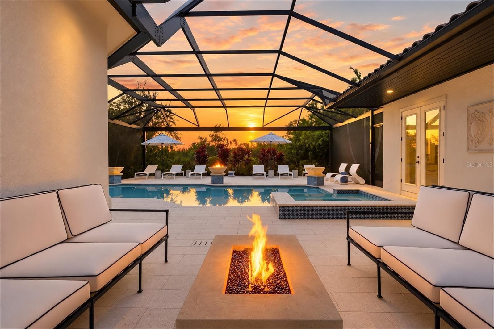 Single Family Residence at 16011 DAYSAILOR TRL, LAKEWOOD RANCH, photo 16 of 54