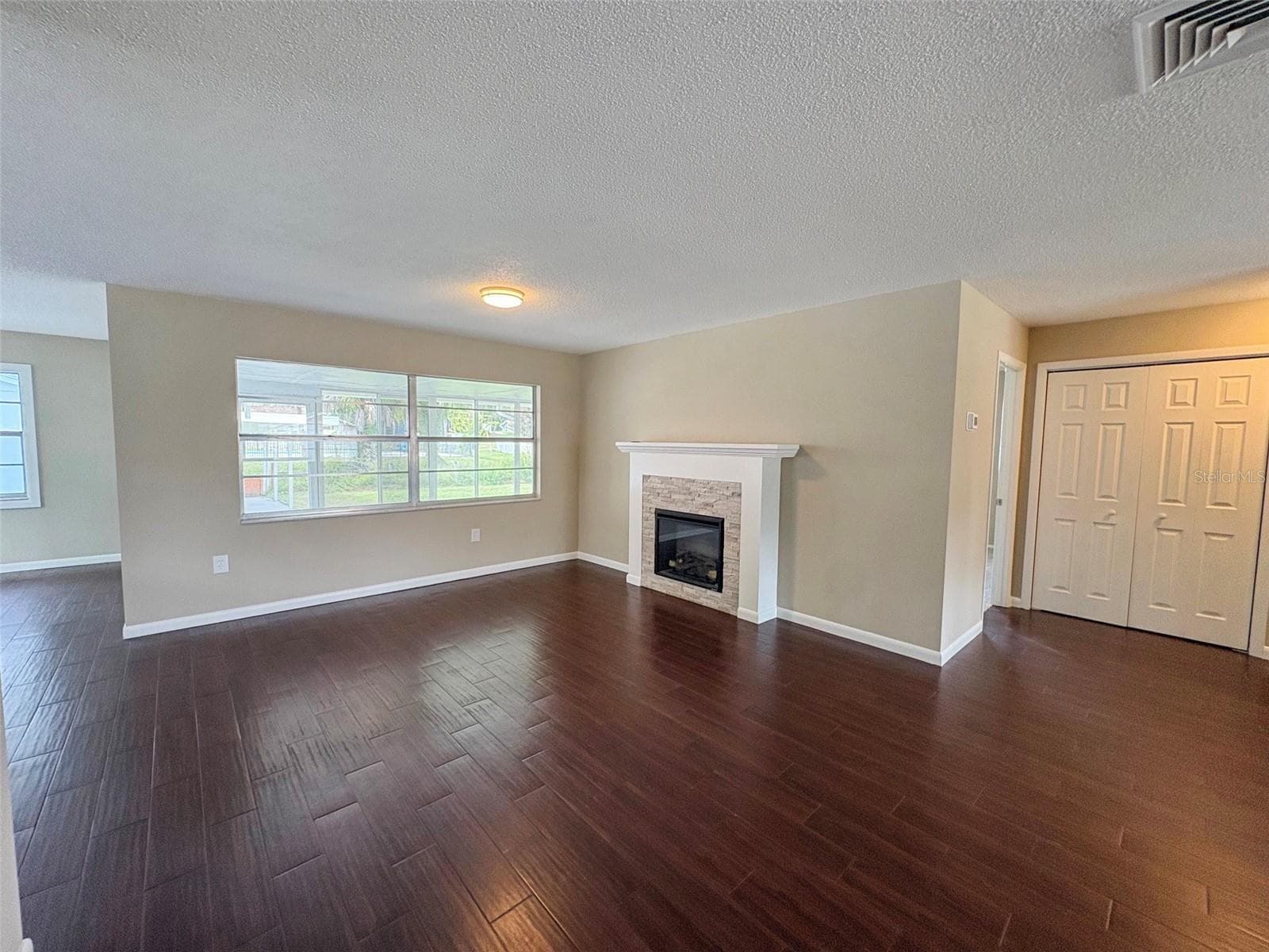 Single Family Residence at 6437 JENNY DR, LAKE WALES, photo 5 of 28
