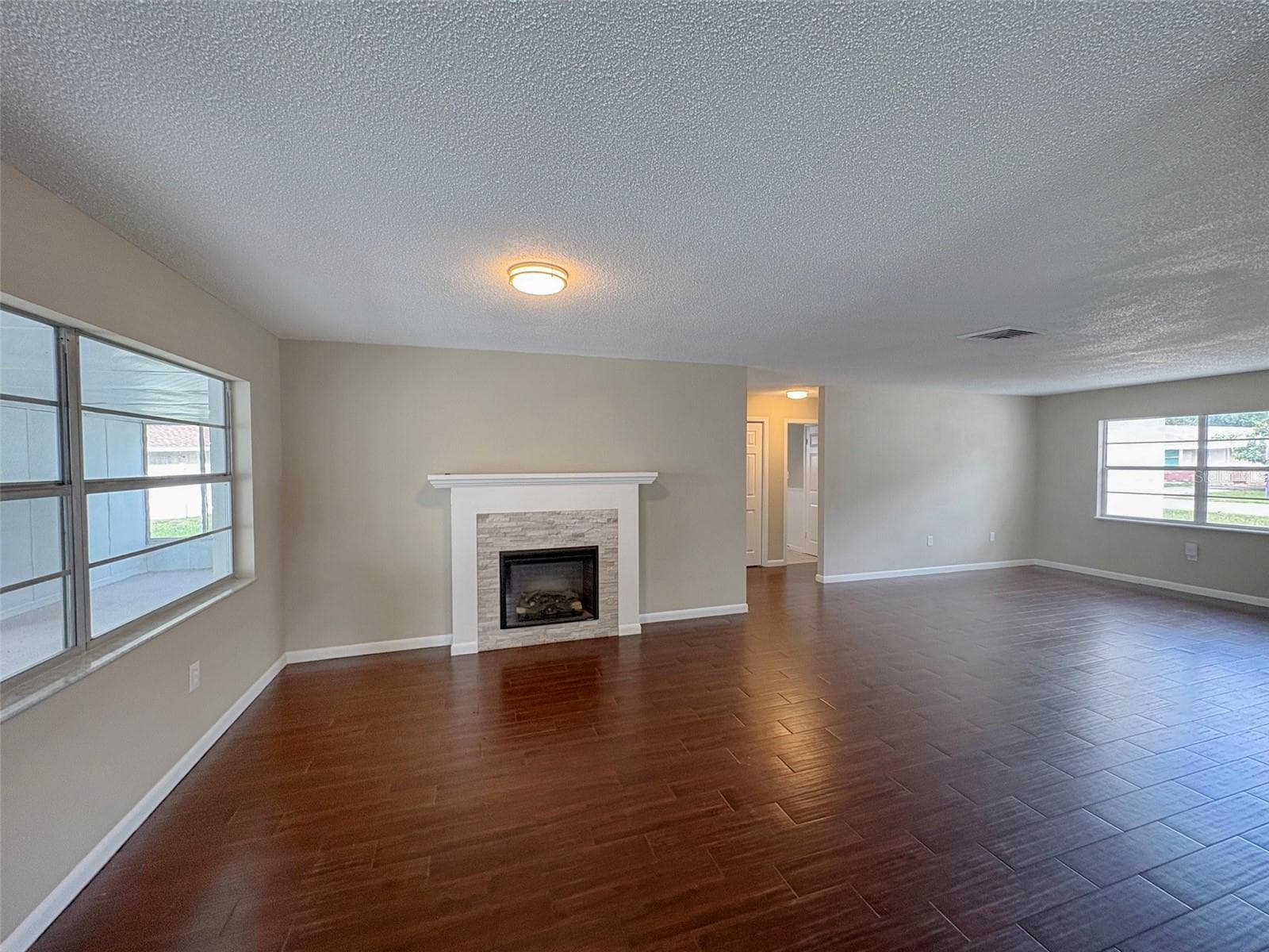 Single Family Residence at 6437 JENNY DR, LAKE WALES, photo 8 of 28