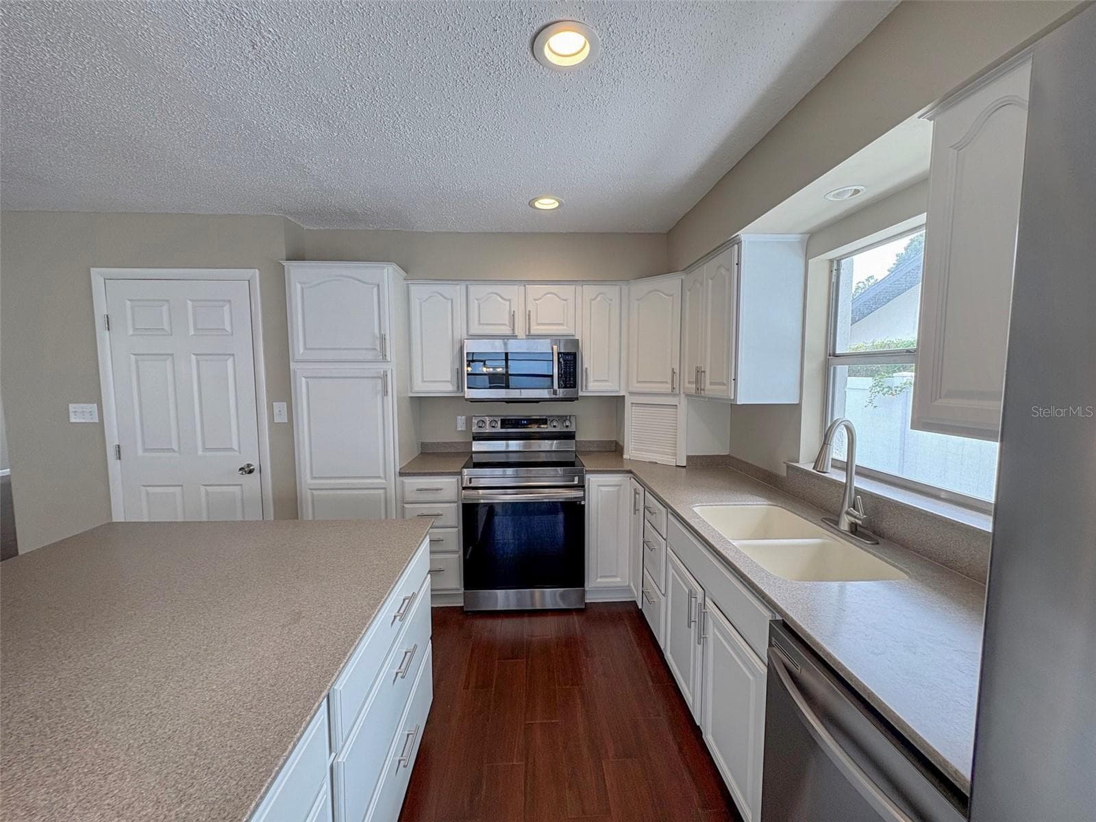 Single Family Residence at 6437 JENNY DR, LAKE WALES, photo 12 of 28