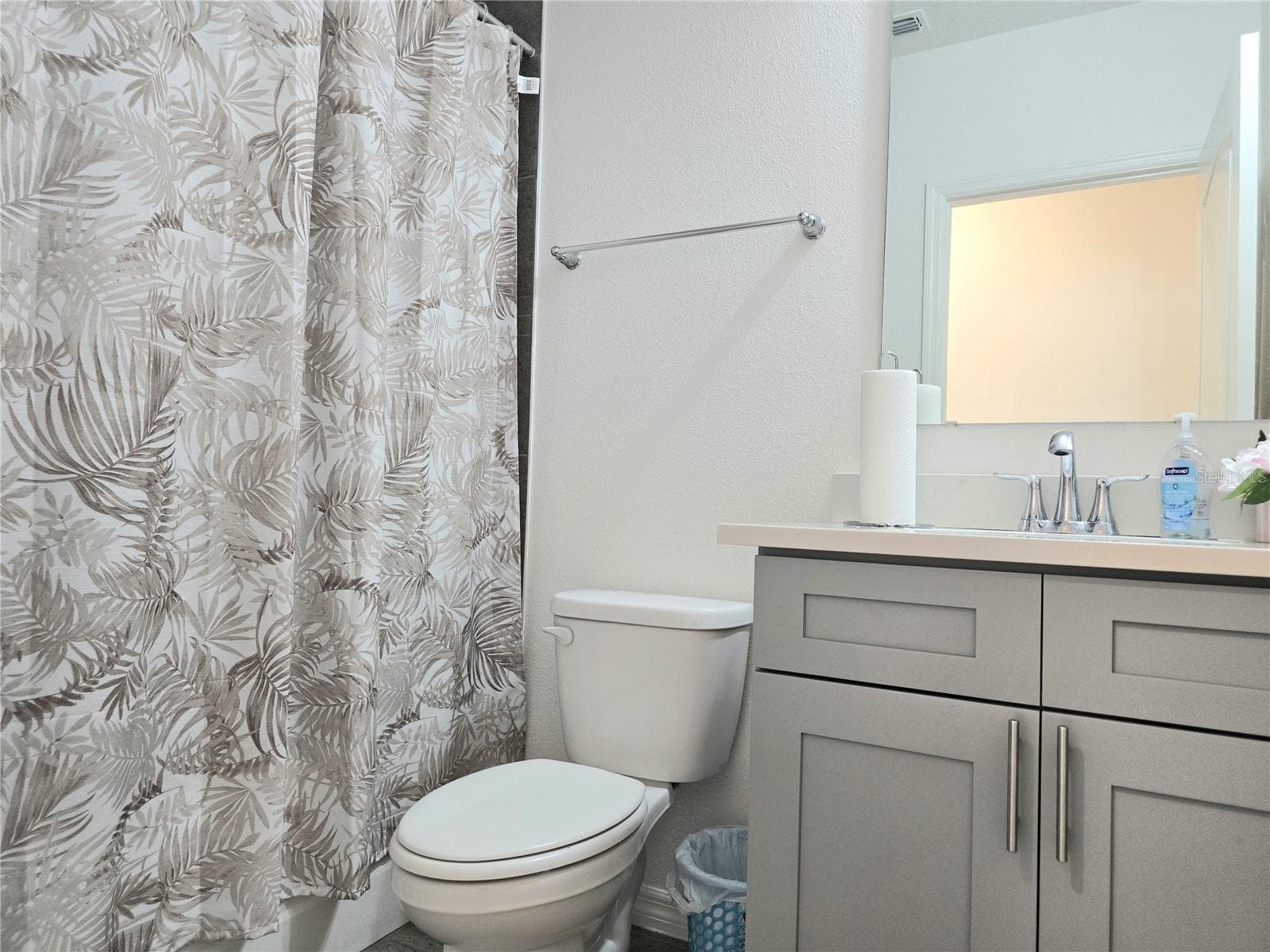 Guest Bathroom - 4956 JACKSON ST, WINTER HAVEN
