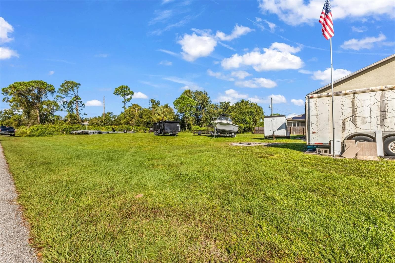 imagine the possibilities of this extra space - 1007 BROADVIEW ST, PORT CHARLOTTE