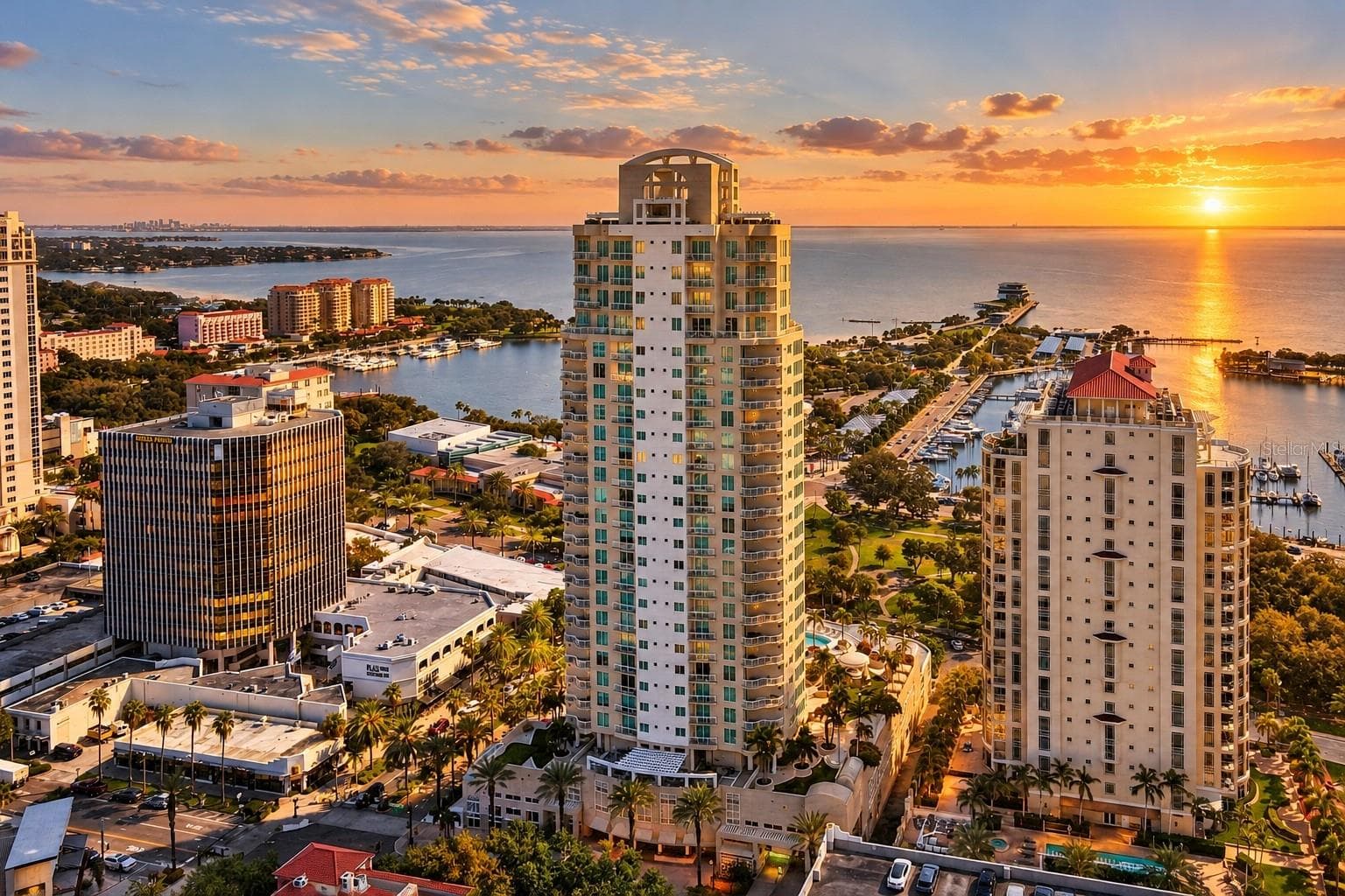 180 BEACH DR NE #502