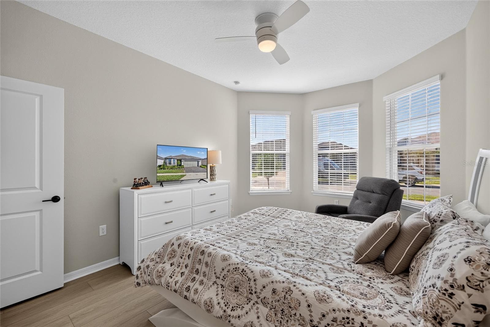 2nd Primary Bedroom - Tri-Split Bedrooms - 2605 DEL WEBB DR, MINNEOLA