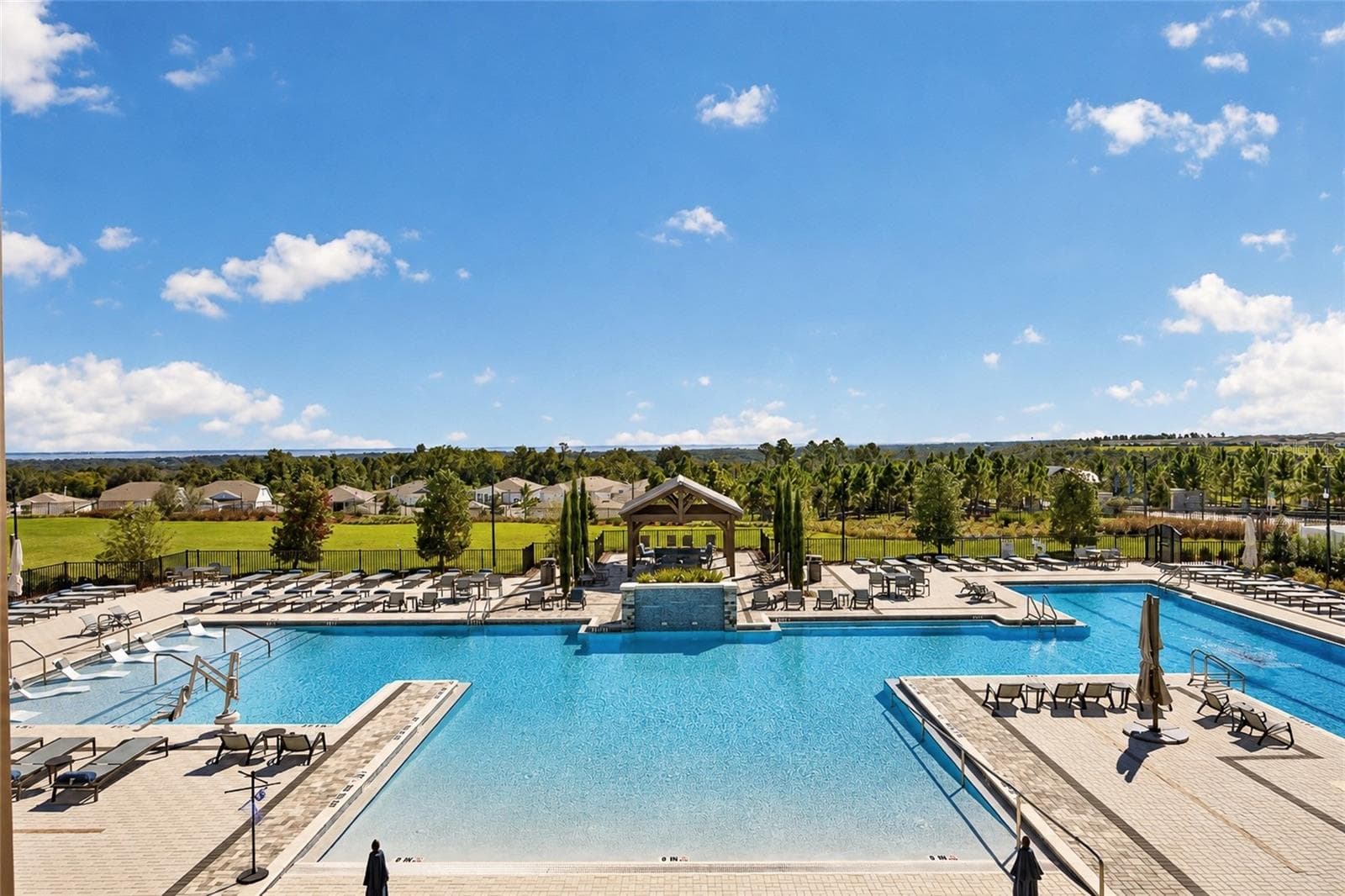 Zero-Entry Community Pool - 2605 DEL WEBB DR, MINNEOLA