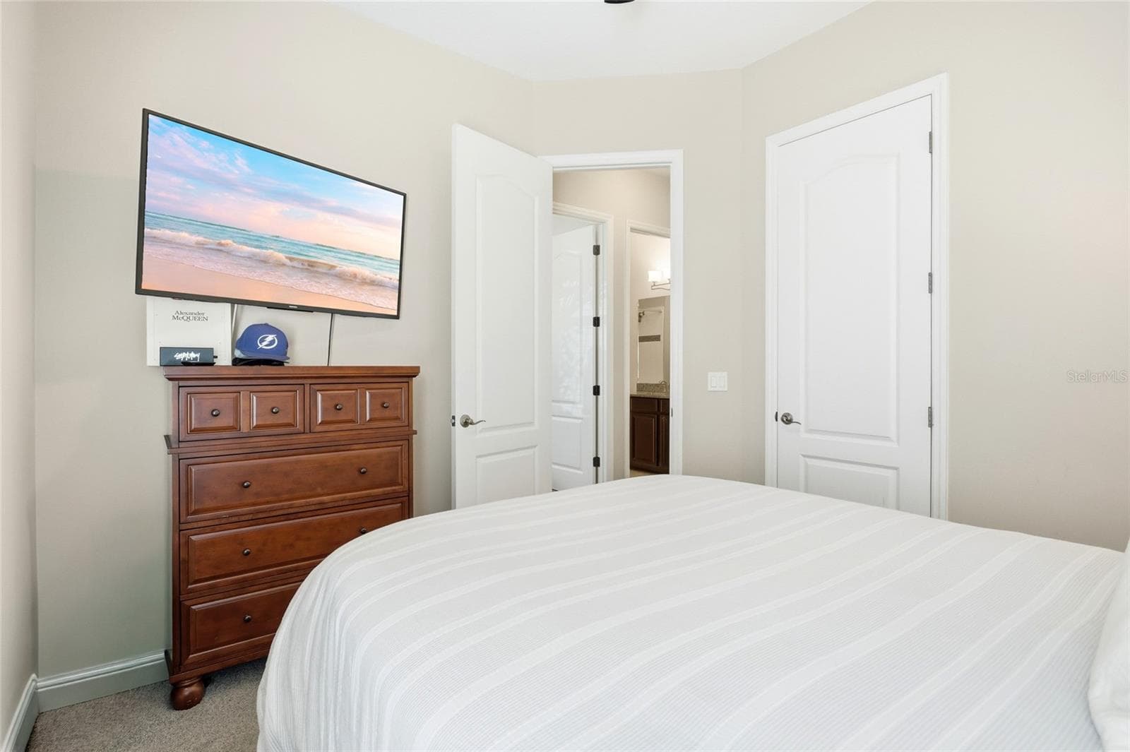 Single Family Residence at 8363 LAUREATE BLVD, ORLANDO, photo 15 of 63