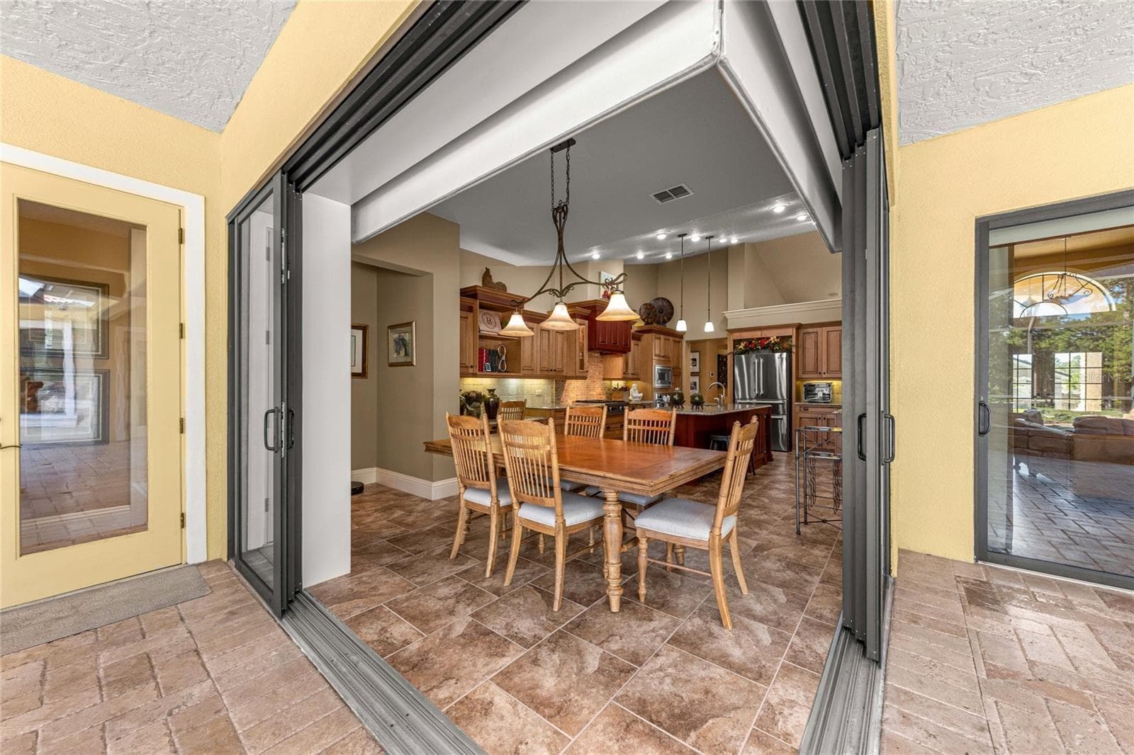 Fully opening sliding glass doors - 6501 SW 179TH AVENUE RD, DUNNELLON