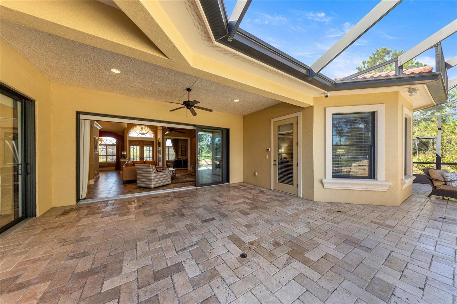 Fully paved covered perfect for entertaining - 6501 SW 179TH AVENUE RD, DUNNELLON