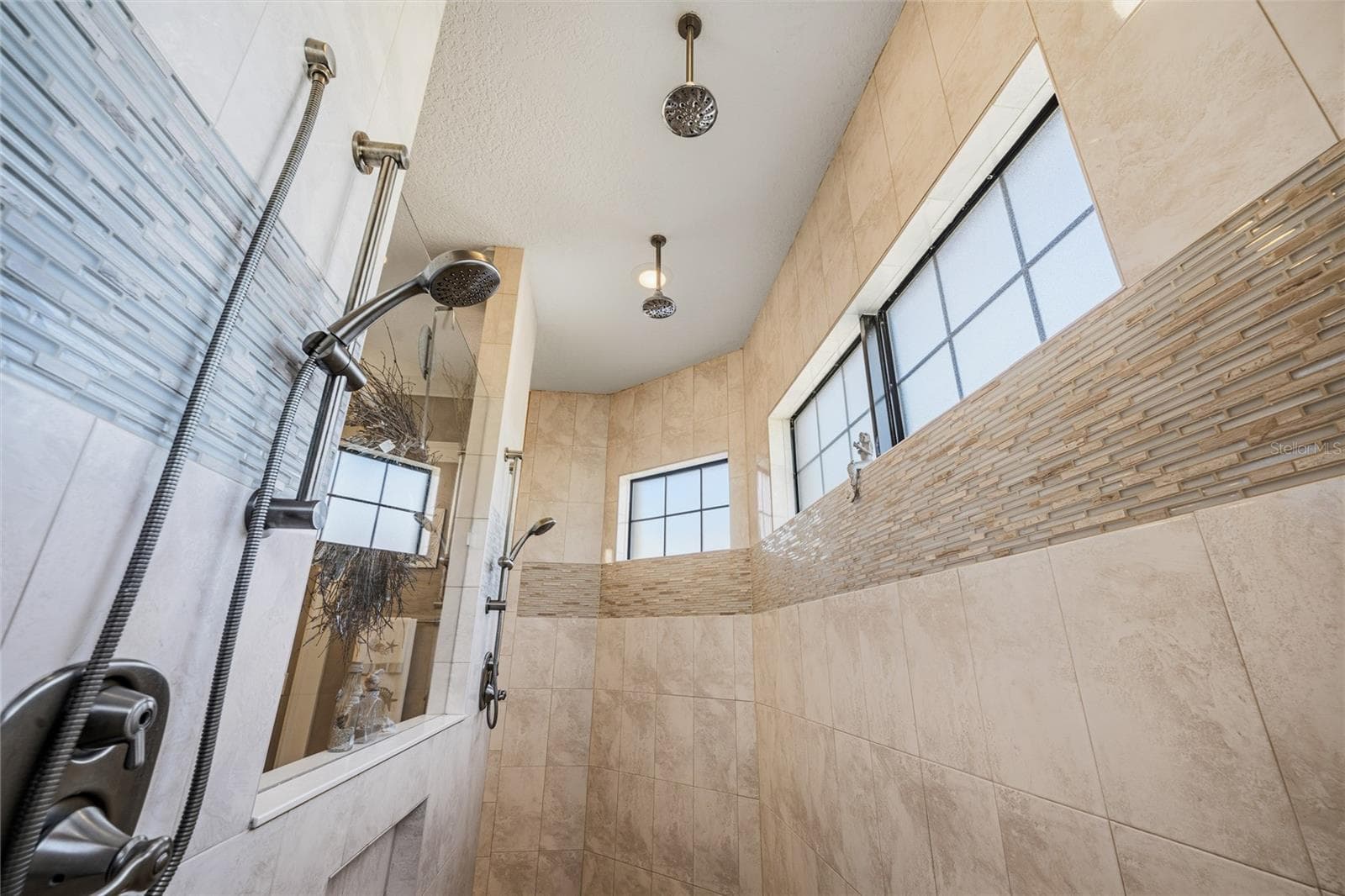 Walk-Through Shower with 4 Shower Heads - 3021 PALERMO CT, MOUNT DORA