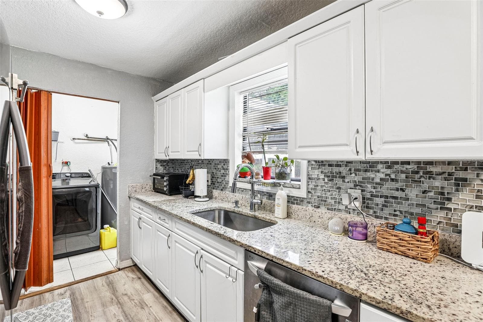 Single Family Residence at 33510 WESTERN AVE, LEESBURG, photo 11 of 35