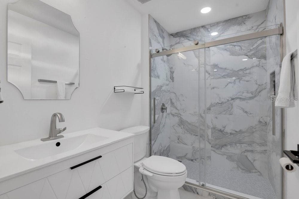 Bathroom 2 - 7149 REGINA WAY, ORLANDO
