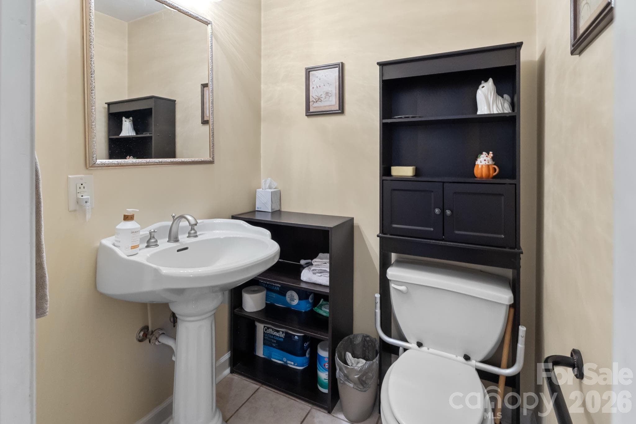 Single Family Residence at 1172 Deer Run Road, Chester, photo 21 of 47