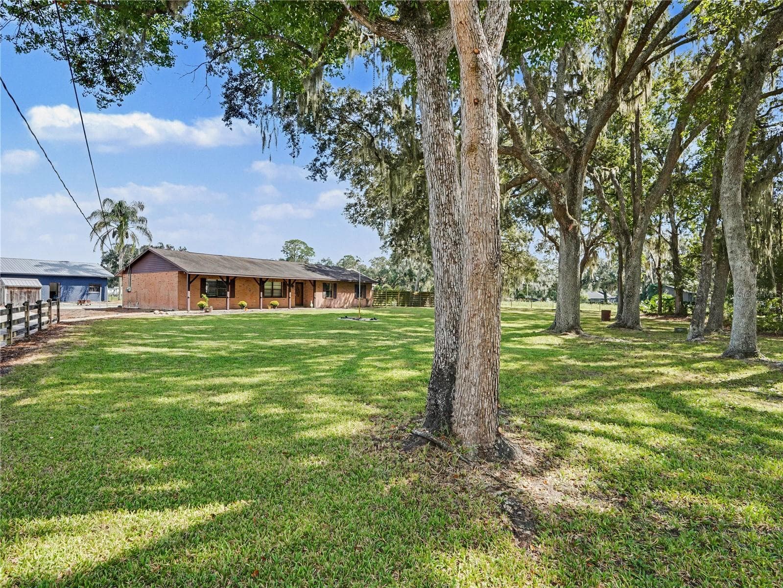 Single Family Residence at 9001 SCALES RD, LAKELAND, photo 3 of 30