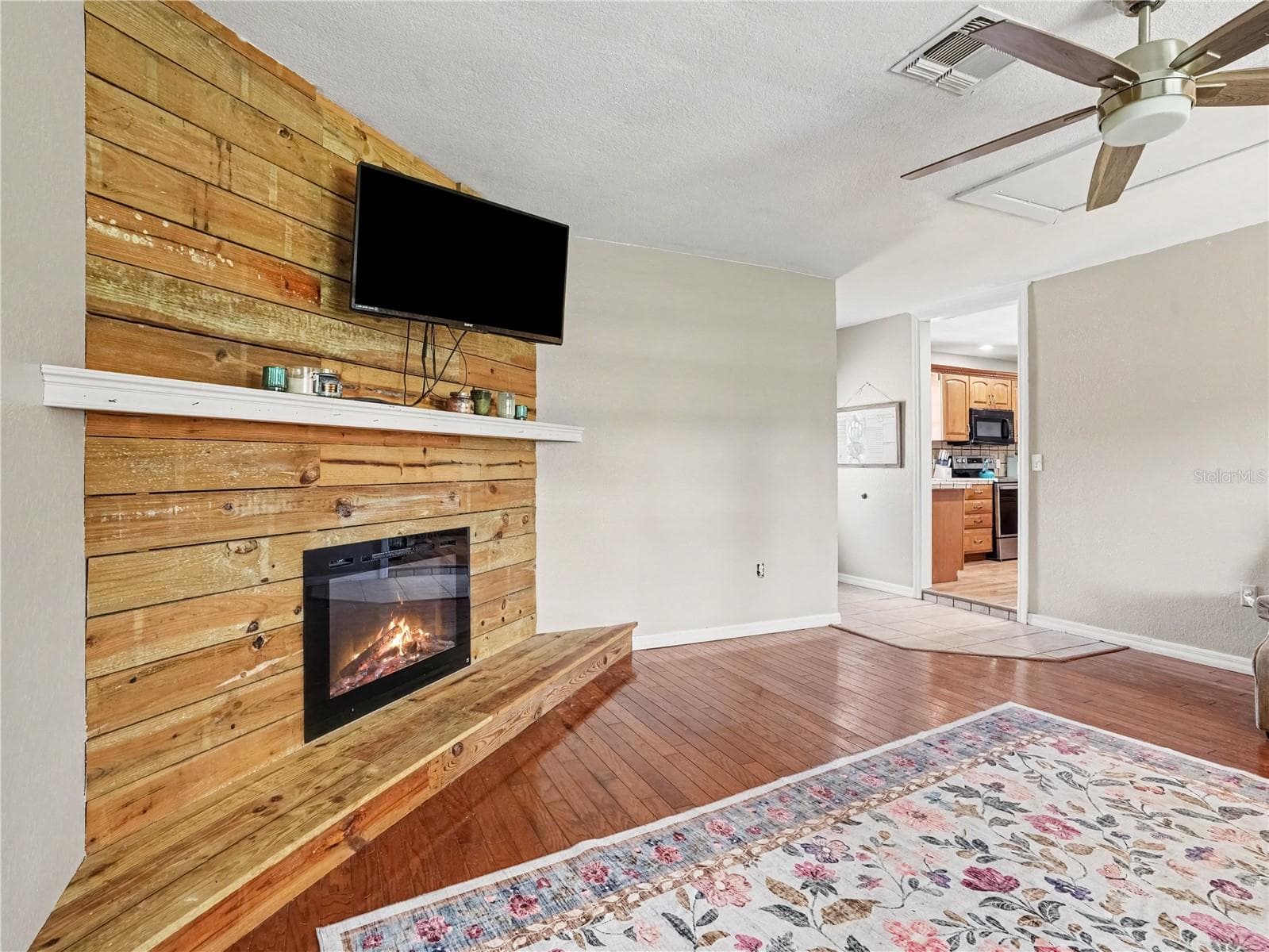 Single Family Residence at 9001 SCALES RD, LAKELAND, photo 6 of 30