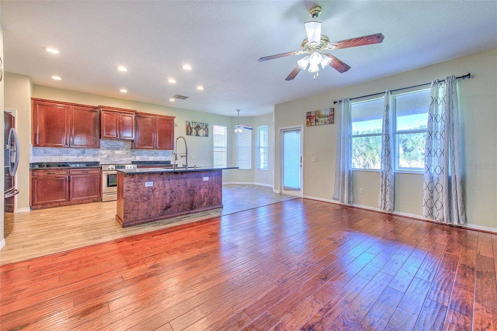 Single Family Residence at 8804 SANDY PLAINS DR, RIVERVIEW, photo 16 of 45