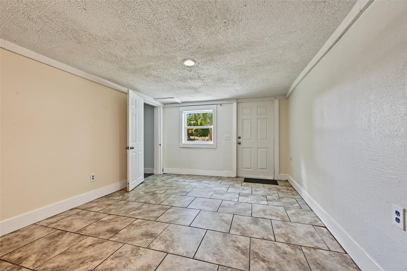 Single Family Residence at 1301 E 18TH AVE, TAMPA, photo 19 of 28