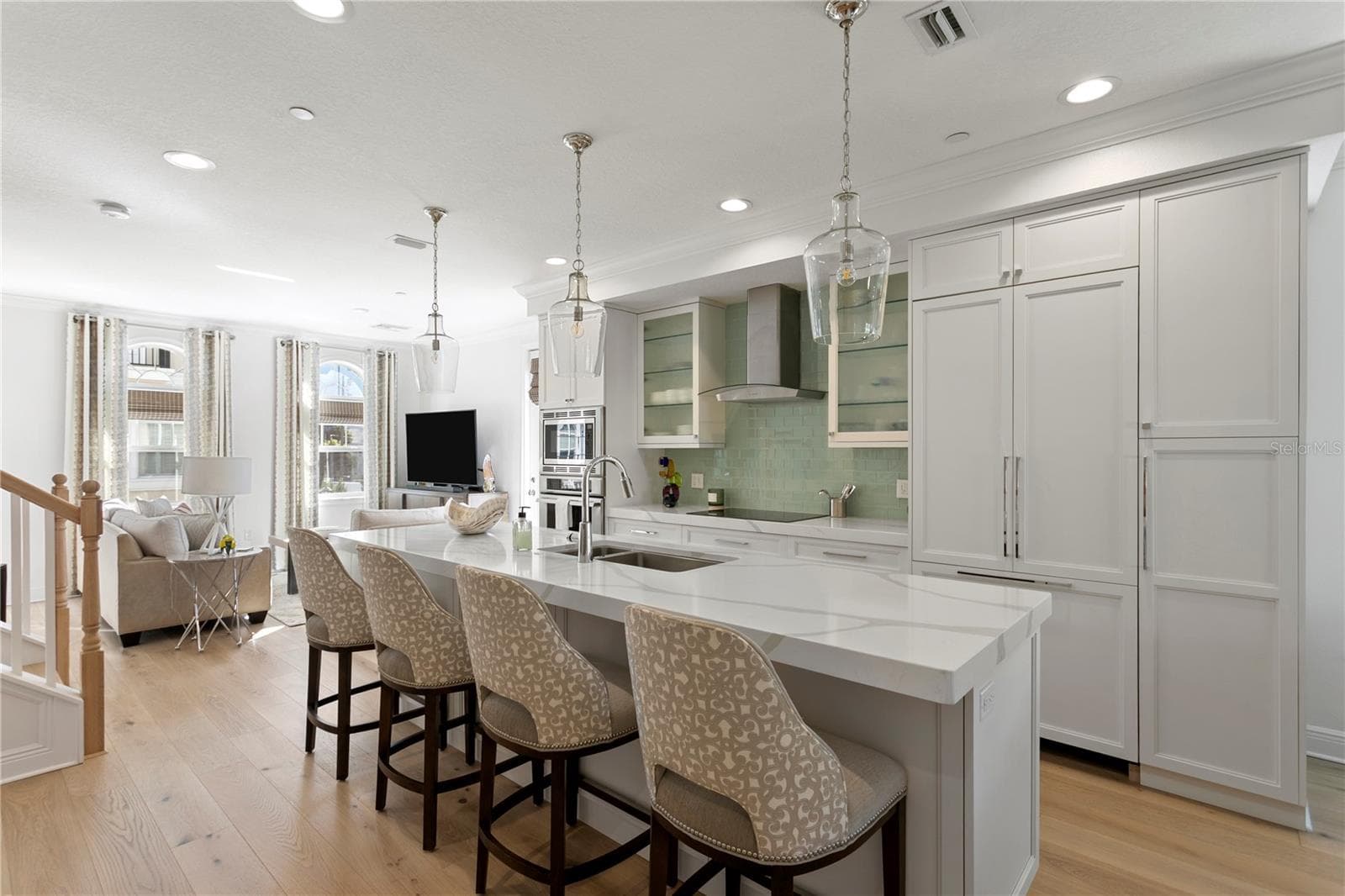 Townhouse at 400 REGENT LN N, ST PETERSBURG, photo 5 of 40