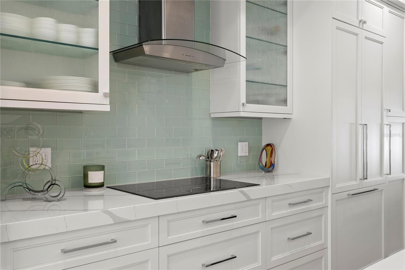 Townhouse at 400 REGENT LN N, ST PETERSBURG, photo 8 of 40