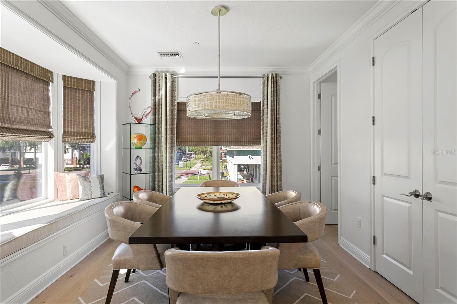 Townhouse at 400 REGENT LN N, ST PETERSBURG, photo 11 of 40