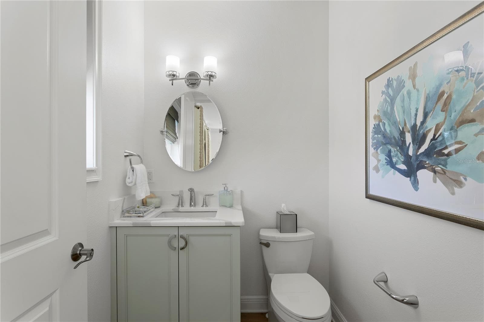 Townhouse at 400 REGENT LN N, ST PETERSBURG, photo 12 of 40