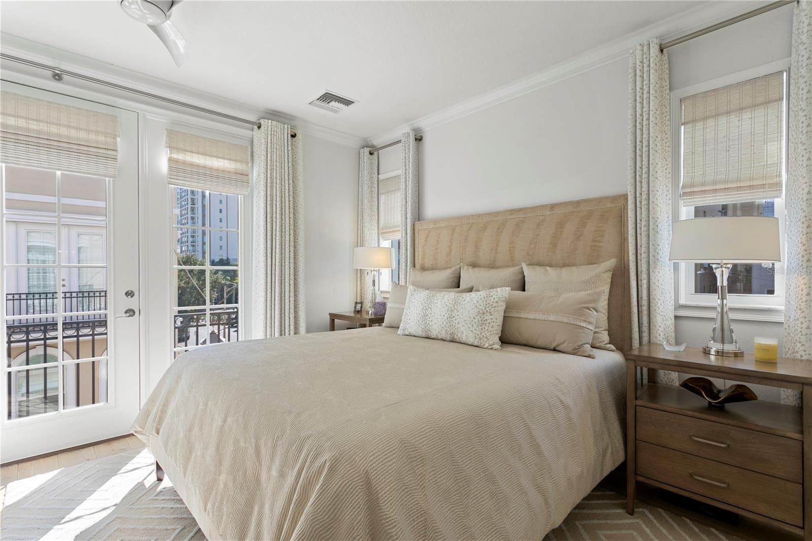 Townhouse at 400 REGENT LN N, ST PETERSBURG, photo 18 of 40