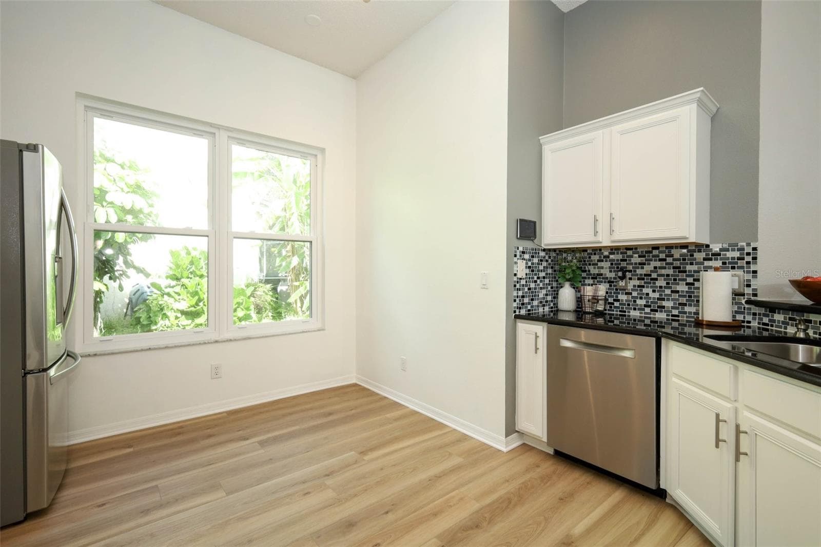 Large open kitchen - 3581 FOXCROFT CIR, OVIEDO