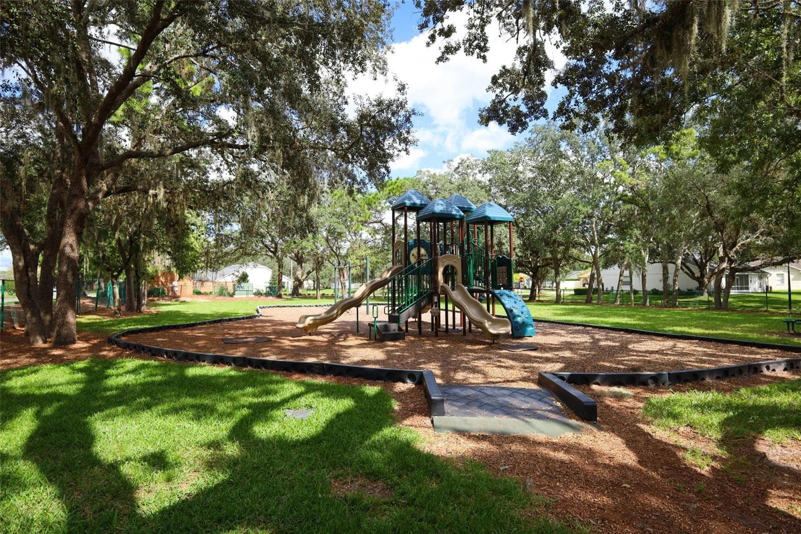 Community Playground - 3581 FOXCROFT CIR, OVIEDO