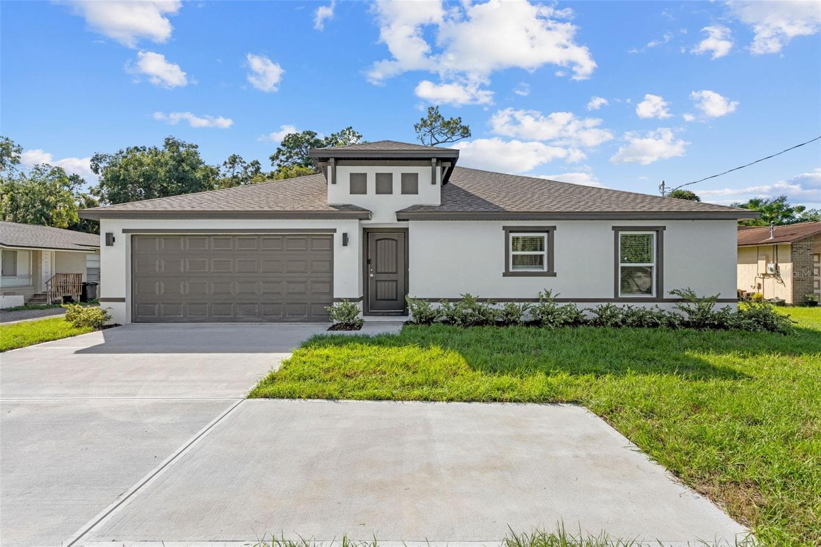 Single Family Residence at 922 S COUNTY ROAD 419, CHULUOTA, photo 2 of 41