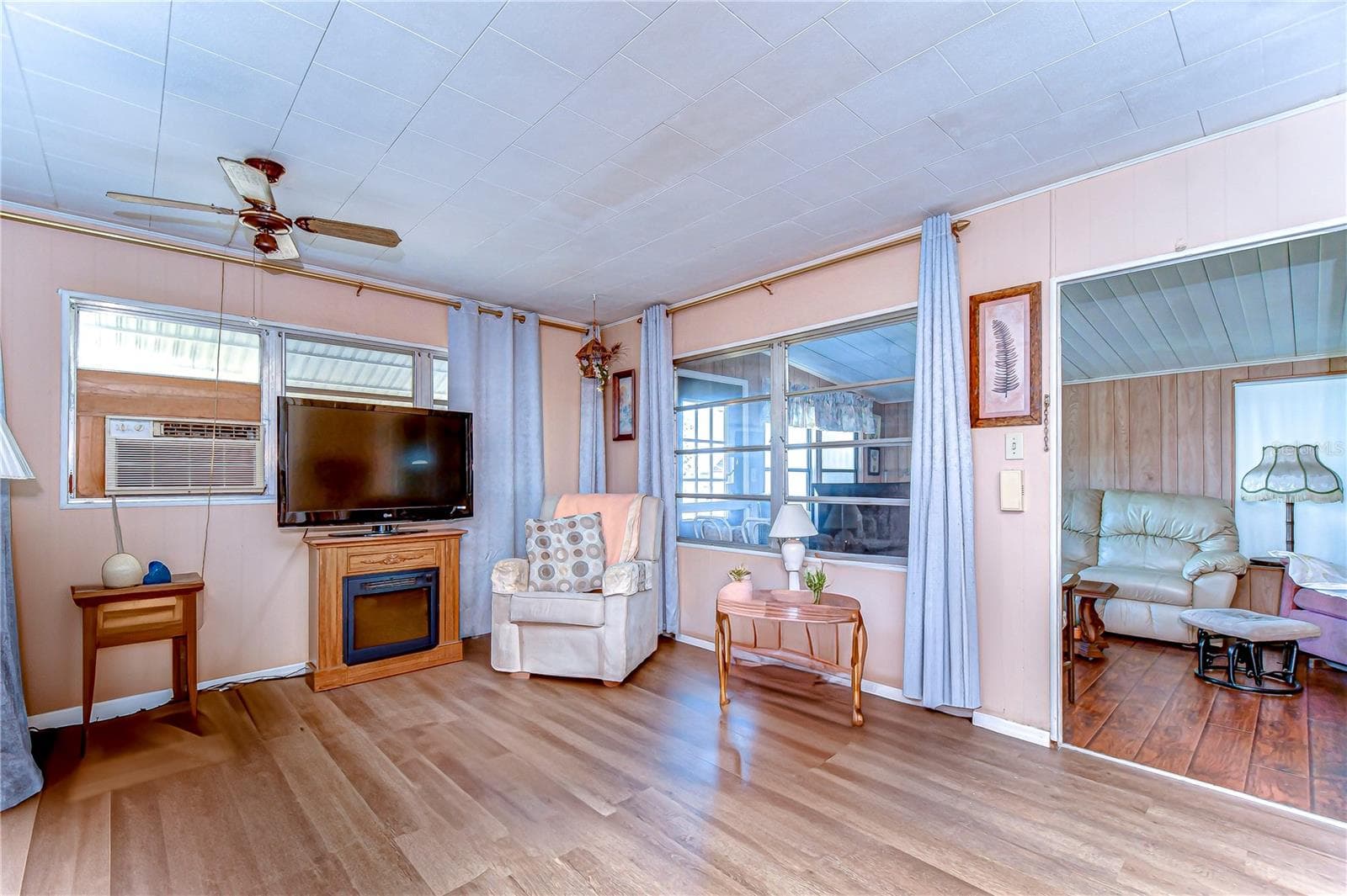 Mobile Home at 6046 HARRIET ST, ZEPHYRHILLS, photo 5 of 31
