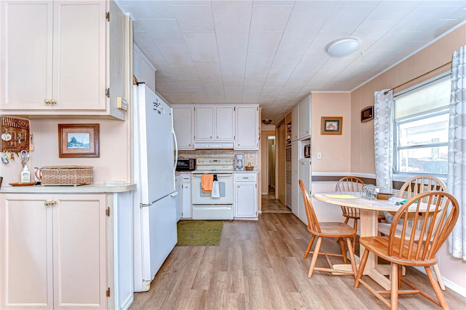 Mobile Home at 6046 HARRIET ST, ZEPHYRHILLS, photo 7 of 31