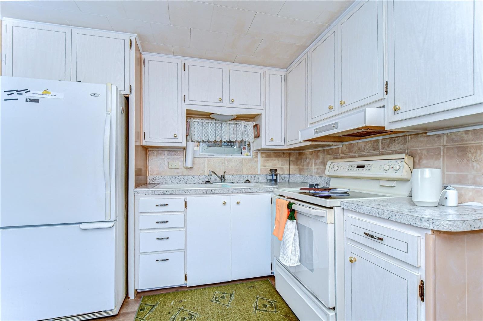 Mobile Home at 6046 HARRIET ST, ZEPHYRHILLS, photo 8 of 31