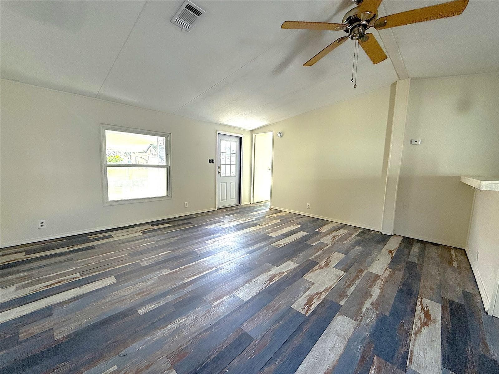 Living Room - 5111 HILL DR, ZEPHYRHILLS