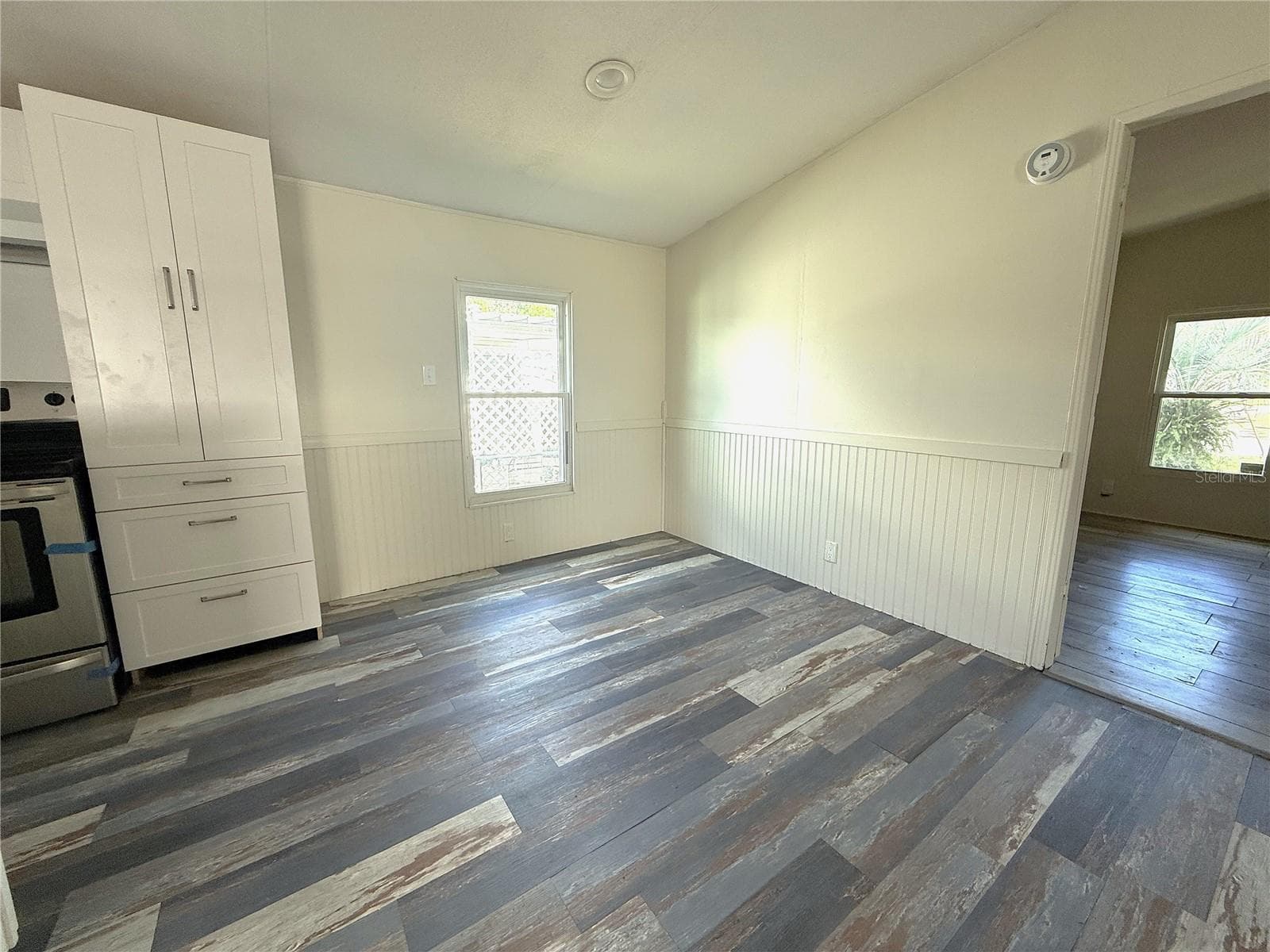 Dining area - 5111 HILL DR, ZEPHYRHILLS