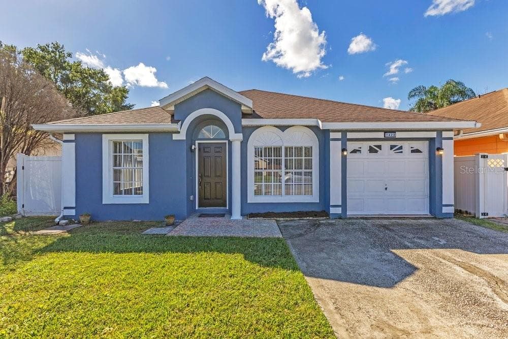 7422 HOLLOW RIDGE CIR