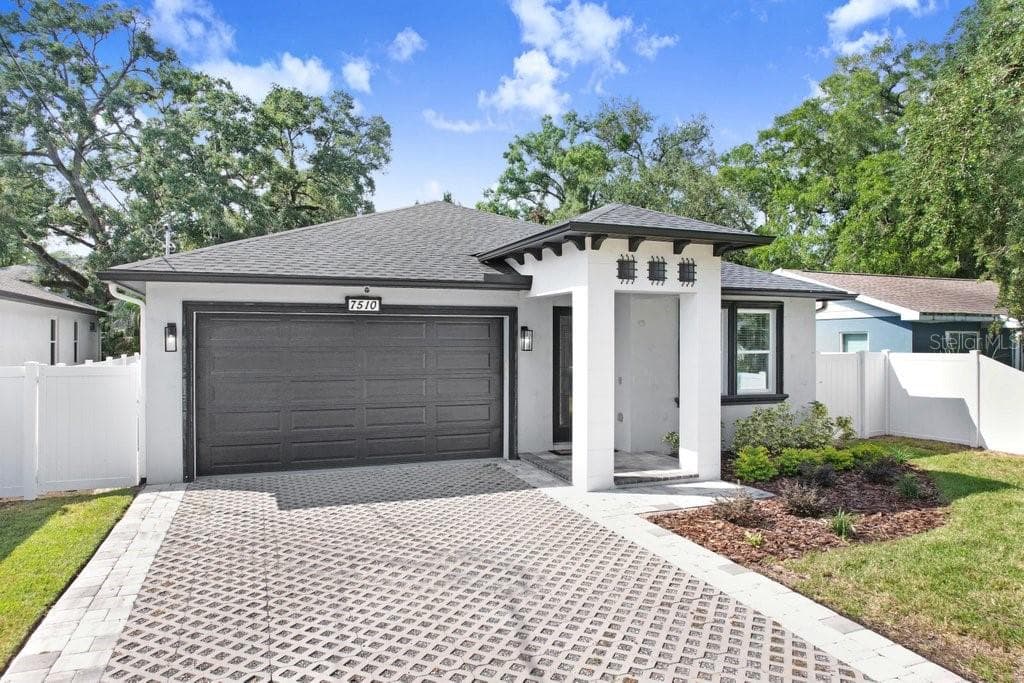 Single Family Residence at 7510 N HIGHLAND AVE, TAMPA, photo 2 of 30