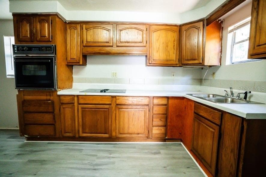 Kitchen - 1424 NE 1ST AVE, GAINESVILLE