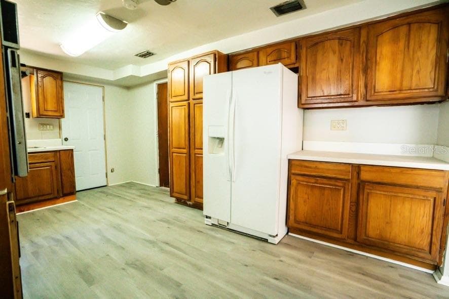 Kitchen - 1424 NE 1ST AVE, GAINESVILLE