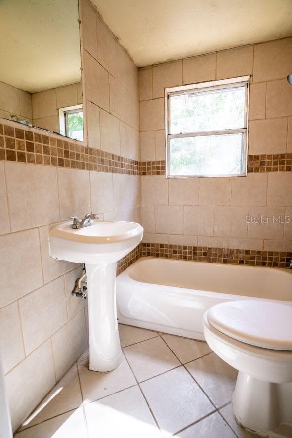 Primary Bathroom - 1424 NE 1ST AVE, GAINESVILLE