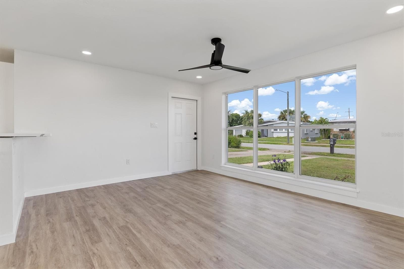 Single Family Residence at 21435 GLENDALE AVE, PORT CHARLOTTE, photo 8 of 38