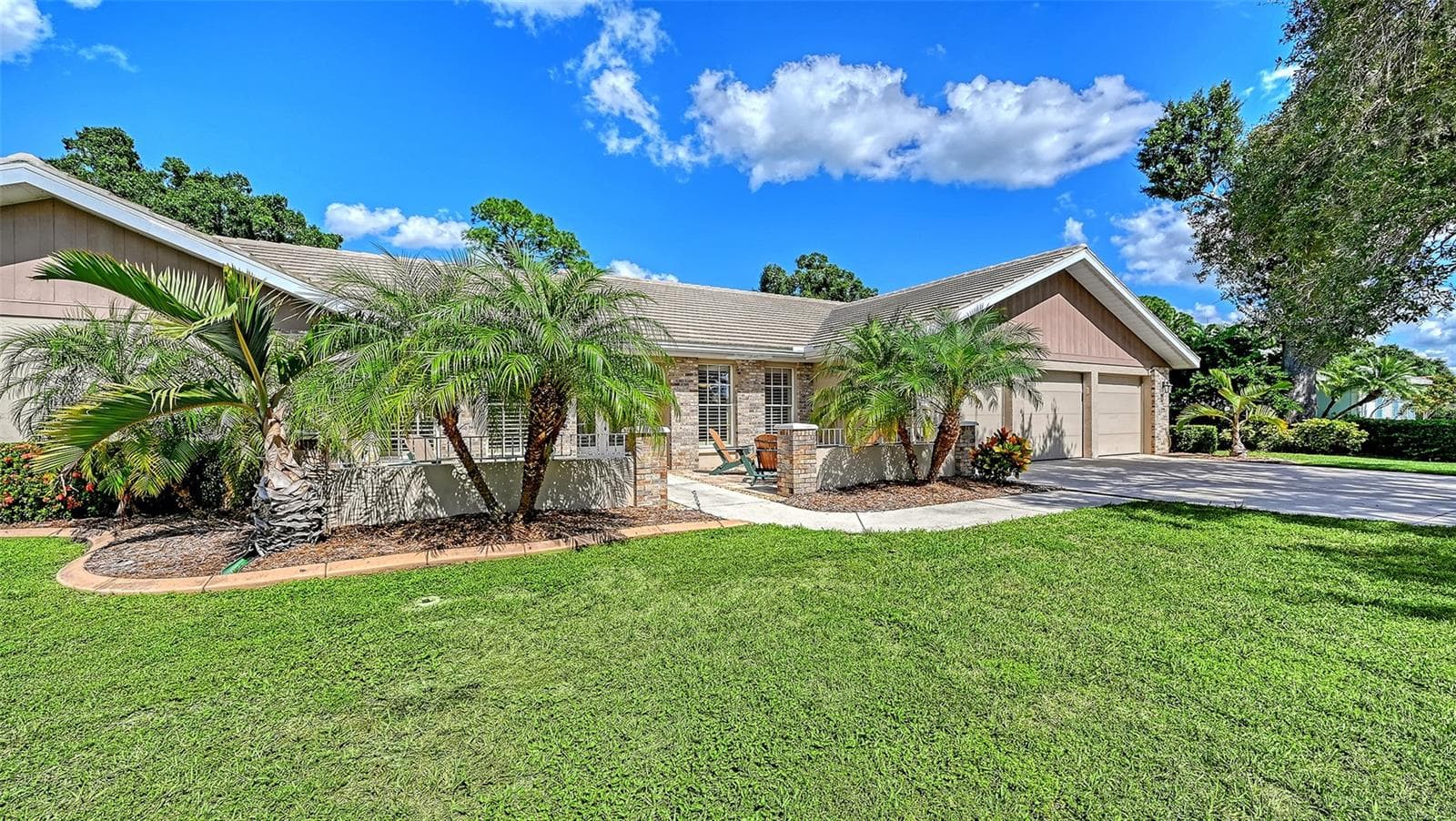 Single Family Residence at 7913 BROADMOOR PINES BLVD, SARASOTA, photo 10 of 95