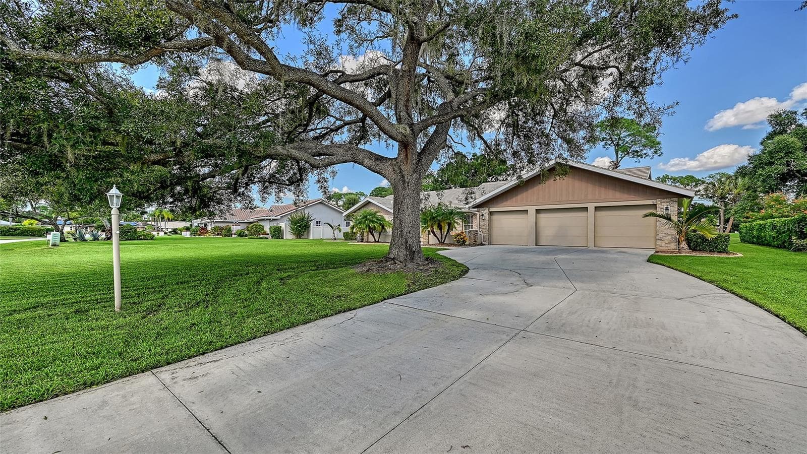 Single Family Residence at 7913 BROADMOOR PINES BLVD, SARASOTA, photo 74 of 95
